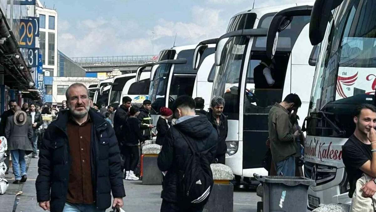 Bayram ve ara tatil birleşti, otobüs seferlerinde yoğunluk başladı: 8 milyon yolcu taşınacak