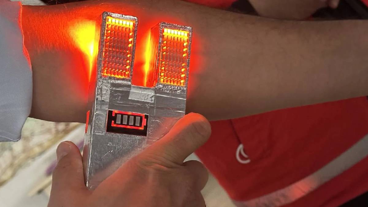 Fizik öğretmeninden “damar bulucu” cihaz: Farklı ışık dalga boylarıyla çalışıyor