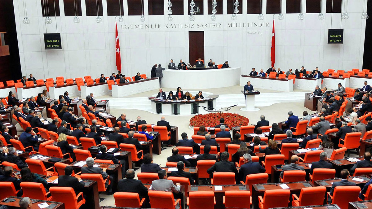 Son dakika! İmamoğlu davasının TRT’de canlı yayınlanması talebi AK Parti ve MHP oylarıyla reddedildi