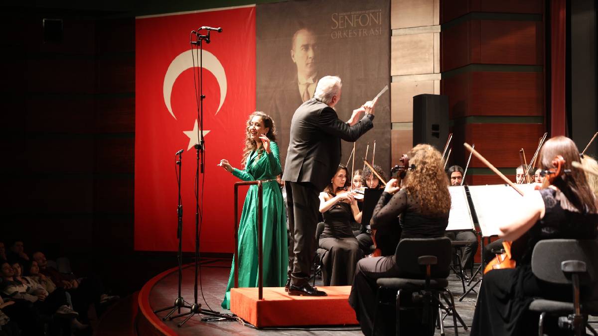 Senfoni Orkestrası’ndan İstiklal Marşı’nın yıl dönümünde anlamlı konser