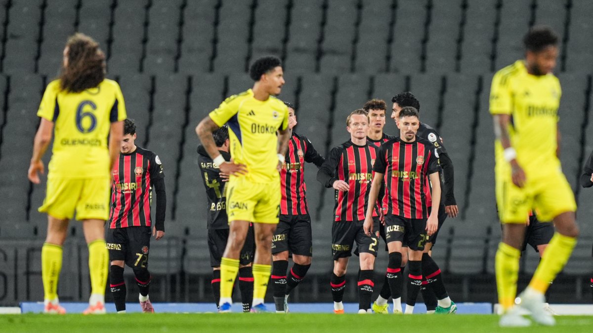 Kanarya'ya Gümrük engeli: Fenerbahçe ligdeki ilk mağlubiyetini yaşadı