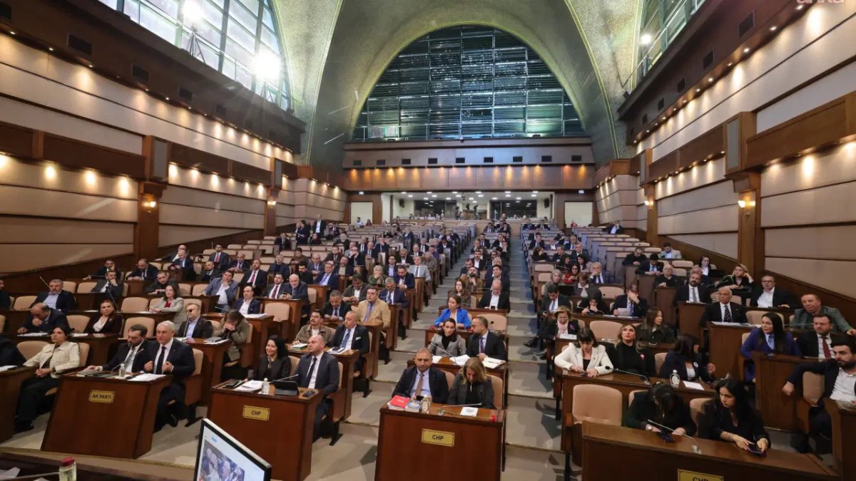 İBB’den depremle mücadelede yeni adım: ‘Binasını güçlendirecek vatandaşlara kira yardımı’