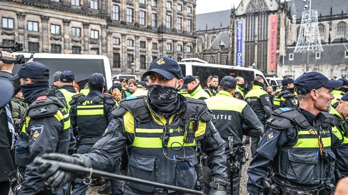 Amsterdam’da Yahudi okulunda patlama