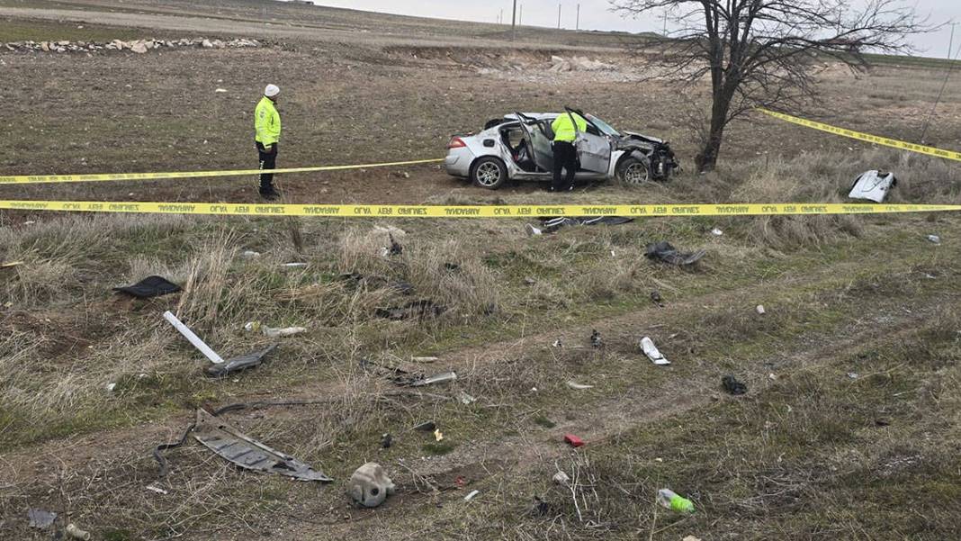 Bayram yolunda aile faciası: Anne ve baba öldü, 4 çocuk yaralı