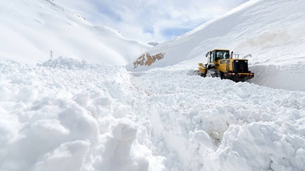 Doğuda 427 yol kardan kapalı