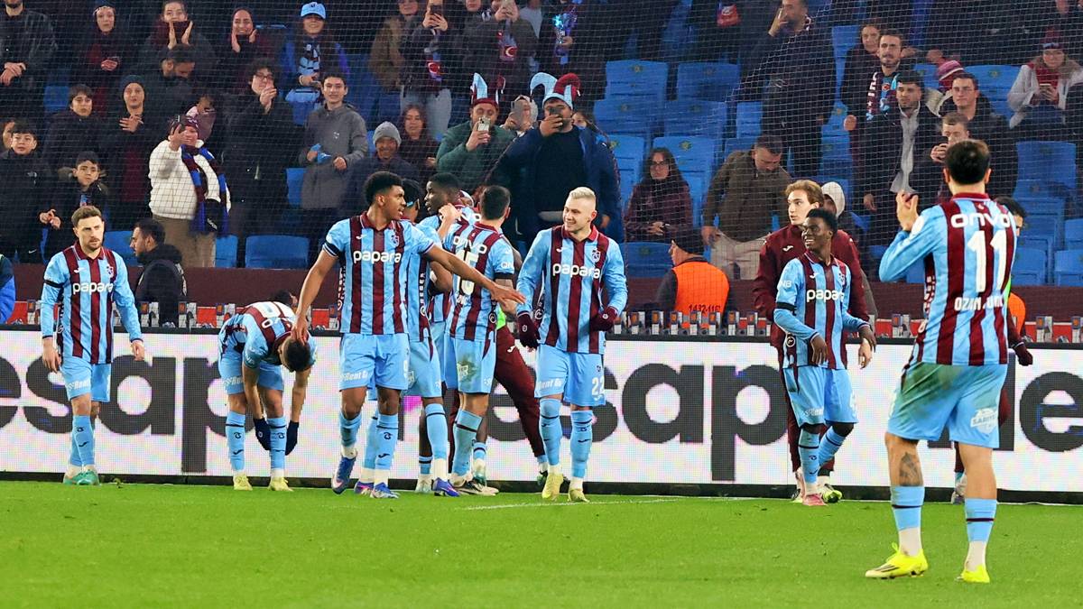 Trabzonspor, Süper Lig'in 2. yarısında zirveye yerleşti