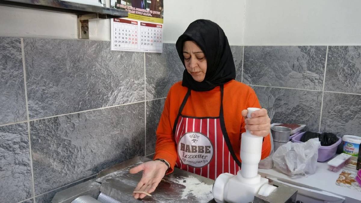 Bayram sofralarının olmazsa olmazı! Tek tek yuvarlanıyor, yoğun mesai başlıyor