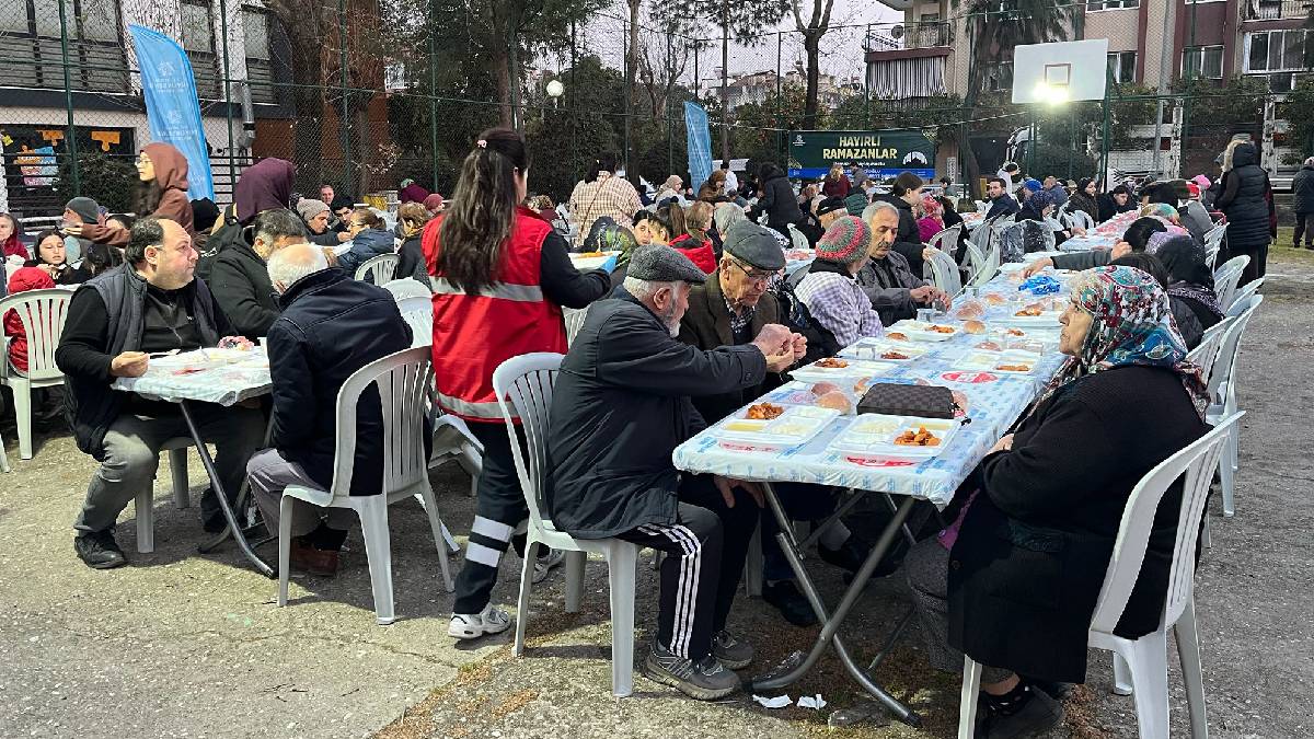 Büyükşehir ramazan ayının bereketini Aydın’ın dört bir yanına taşımayı sürdürüyor