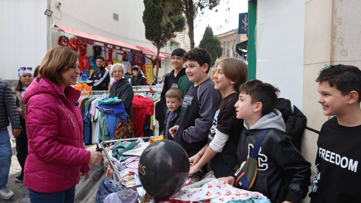 Başkan Ünlüce, çarşıda bayram coşkusunu paylaştı