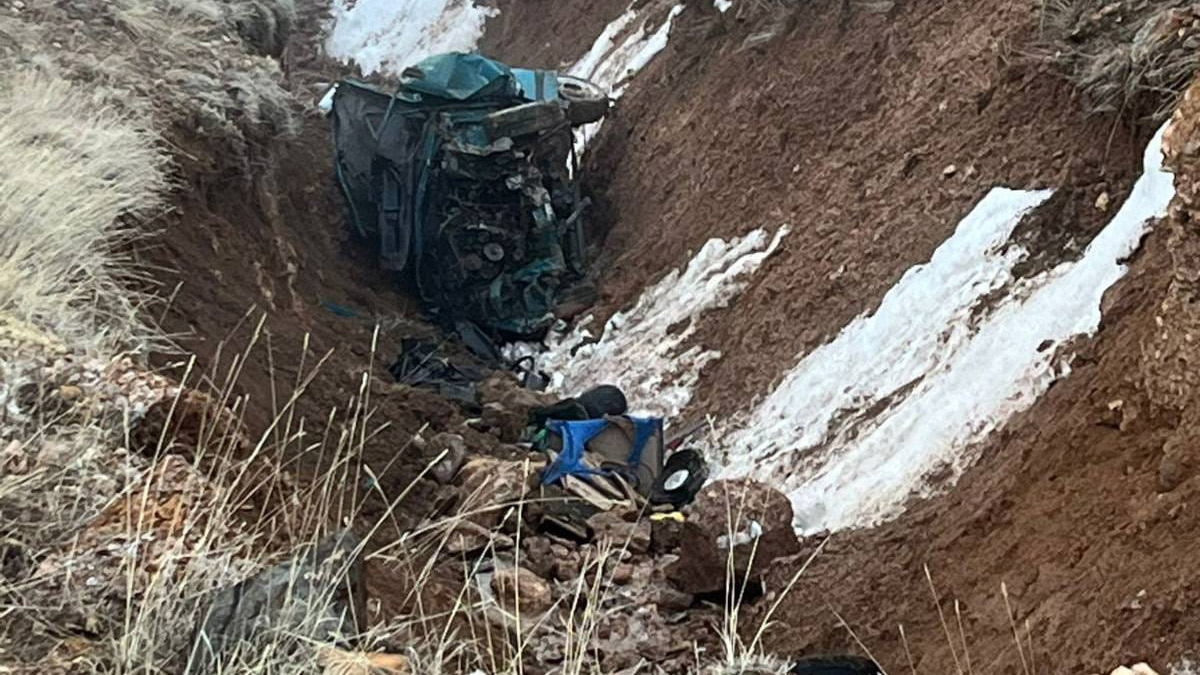 Kontrolden çıkan otomobil şarampole devrildi: 2 ölü, 2 yaralı