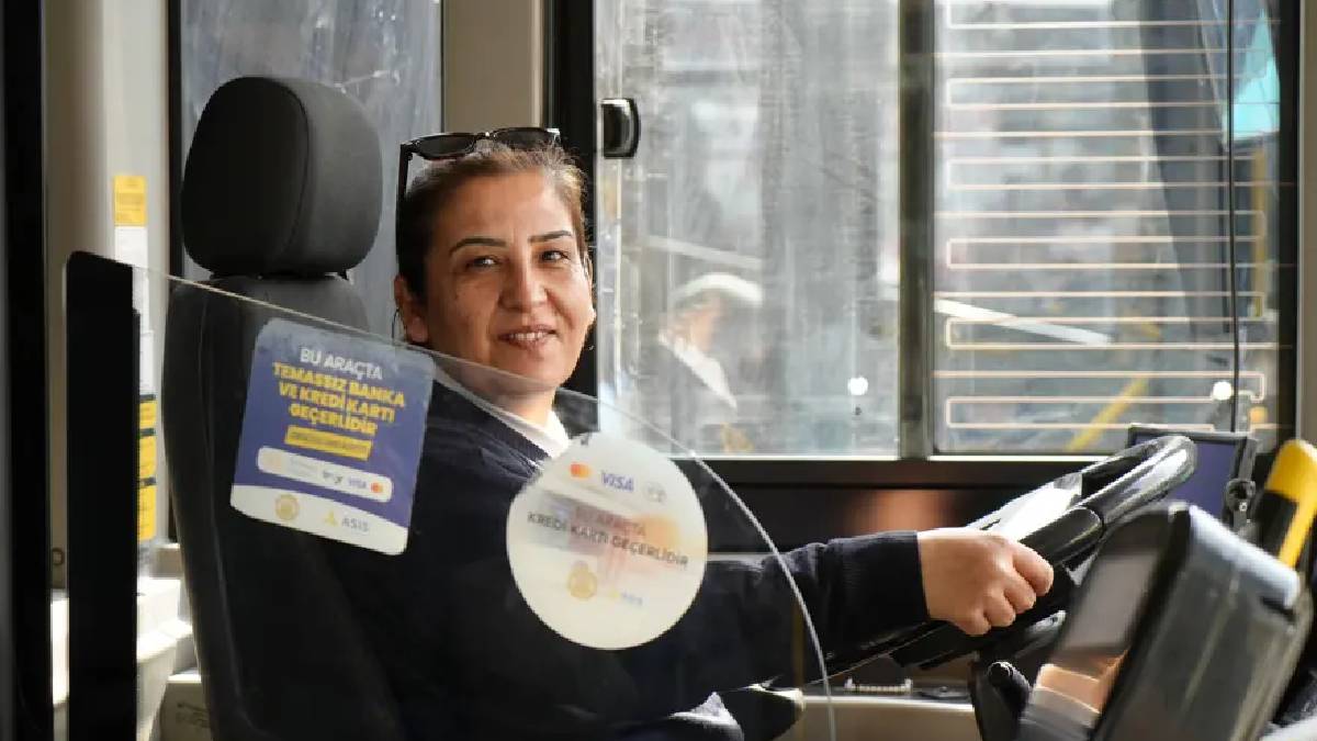 ‘Ben de yapabilirim’ diyerek koltuğuna oturdu: 8 saat direksiyon başında mesai yapıyor