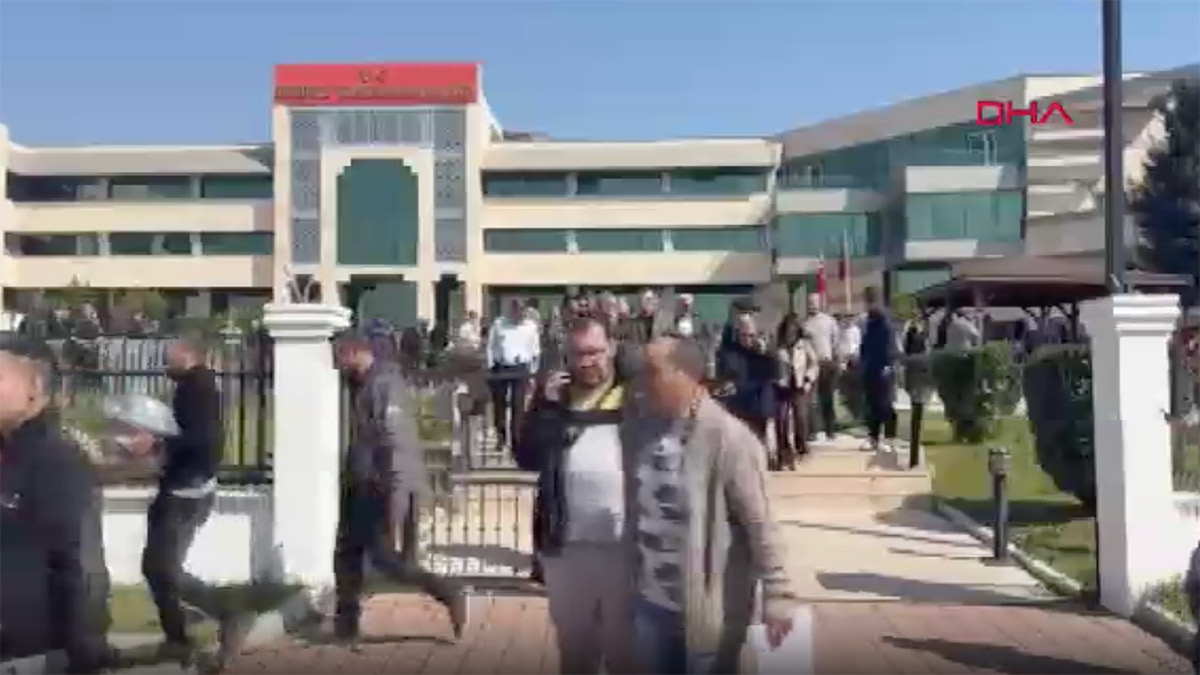 Antalya Kepez Kaymakamlığı’nda silah sesleri: Polis ve sağlık ekipleri sevk edildi