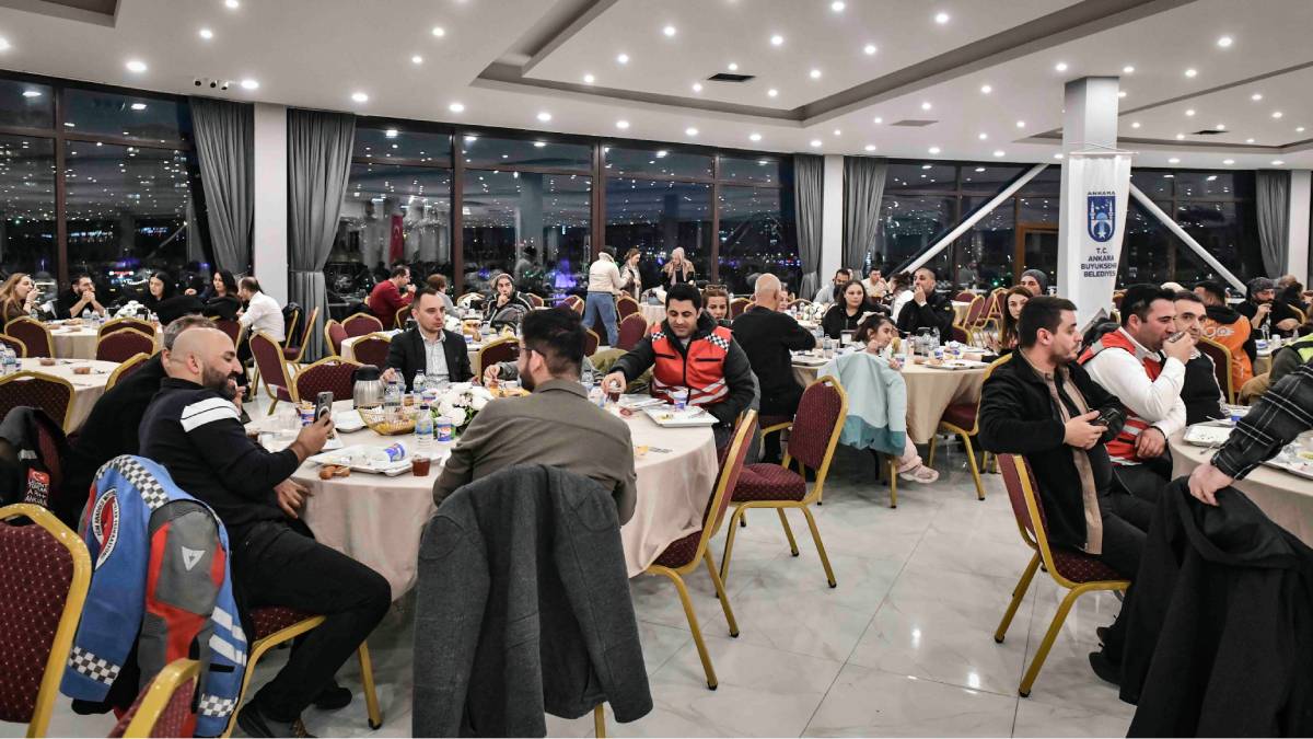 Moto kuryeler Ankara Büyükşehir Belediyesi’nin iftar sofrasında buluştu