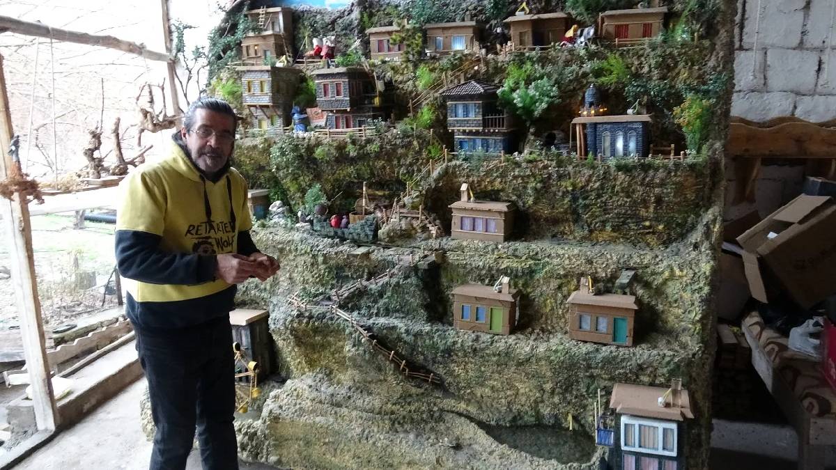 Oğluna oyuncak yapmak için başladı, 15 yılını ahşaplara verdi! Şimdi hareketli sanat eserlerine dönüşüyor