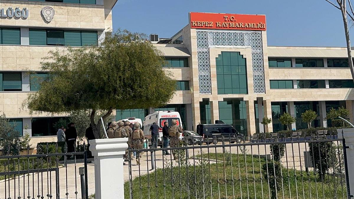 Antalya Kepez Kaymakamlığı’nda silah sesleri: Polis ve sağlık ekipleri sevk edildi