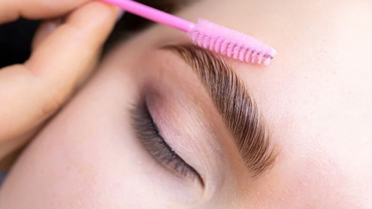 Pahalı serumlara son: İşte kaş gürleştirmede en etkili o doğal yöntem!