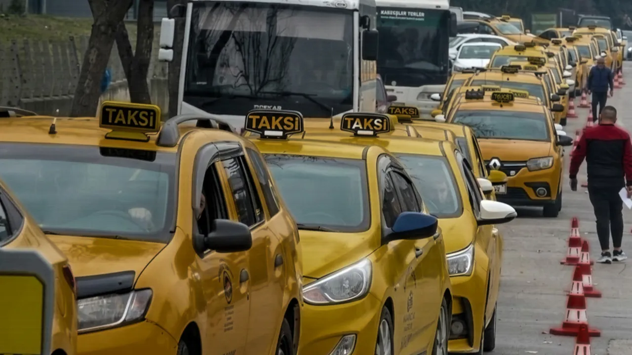 Taksiden inerken buna dikkat etmeyene ceza kesilecek! O sistem resmen değişti