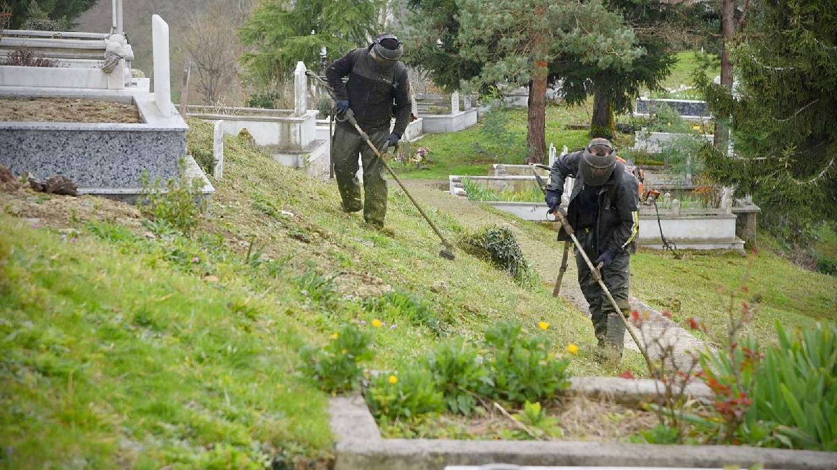 Giresun'da mezarlıklar bayrama hazır