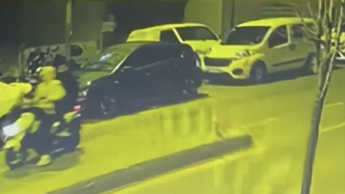 Kağıthane'de sokak ortasında silahlı saldırı: 'Ne bakıyorsun deyince ayaklarına sıktık'