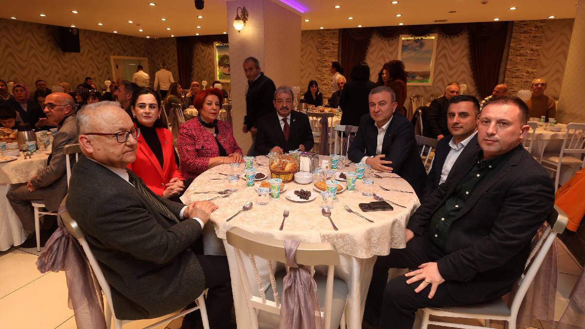 Yenimahalleli muhtarlar iftarda buluştu