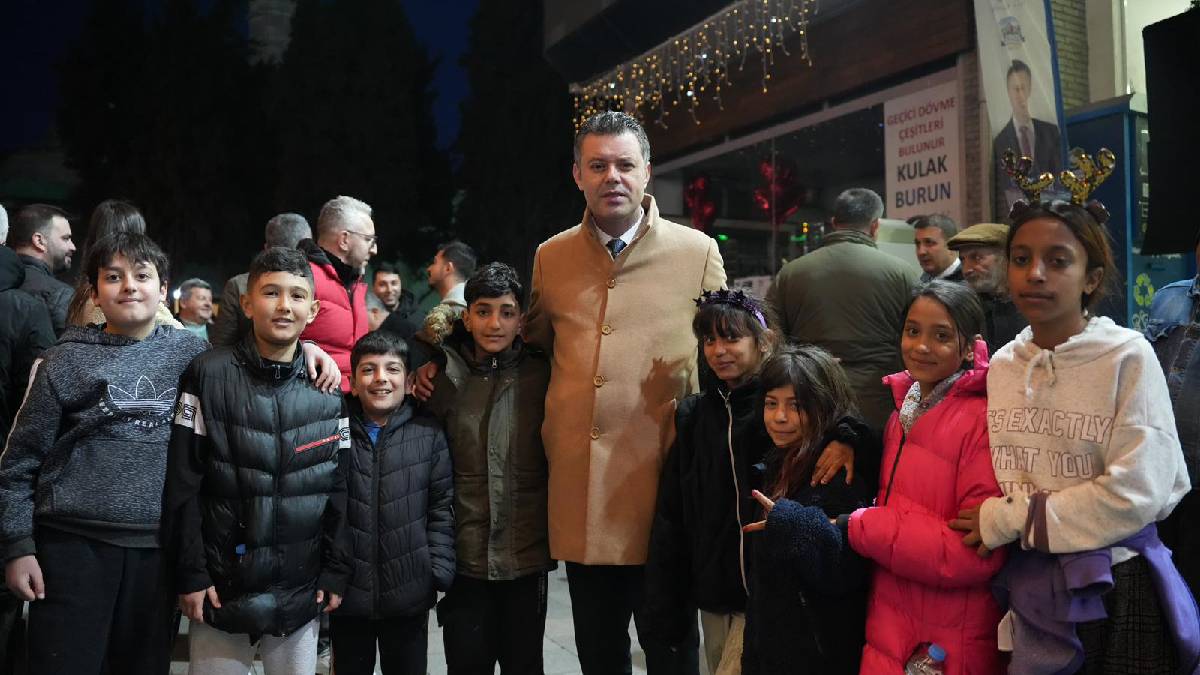 Cumhuriyet Meydanı’nda binlerce Çorlulu gönül sofrasında buluştu