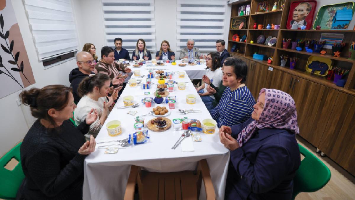 Engelsiz Yaşamevi’nde iftar buluşması