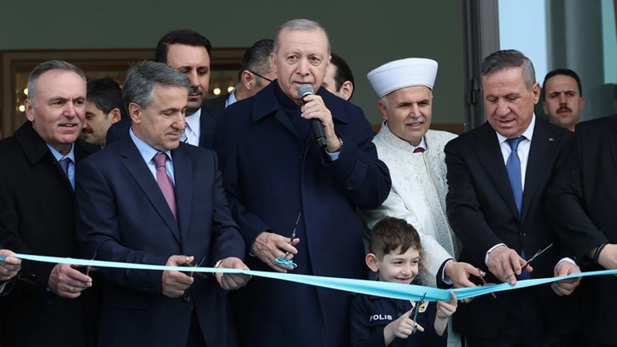 Erdoğan: Milli ve manevi kimliğimize sahip çıkmaya devam edeceğiz