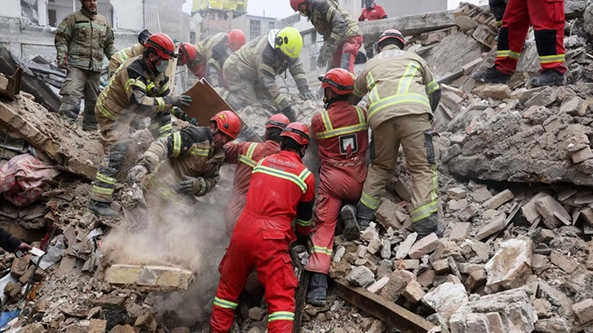 İran Sağlık Bakanlığı acı bilançoyu paylaştı: Bin 444 kişi ölürken; 18 binden fazla kişi yaralandı