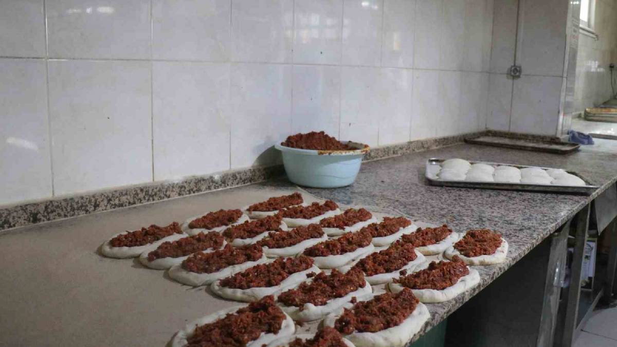 Tek bir ilde üretiliyor, yemek isteyen 11 ay bekliyor! Ramazan onlar için kıymalı pide demek