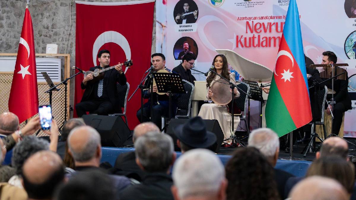 İzmir'de Azerbaycan rüzgarı