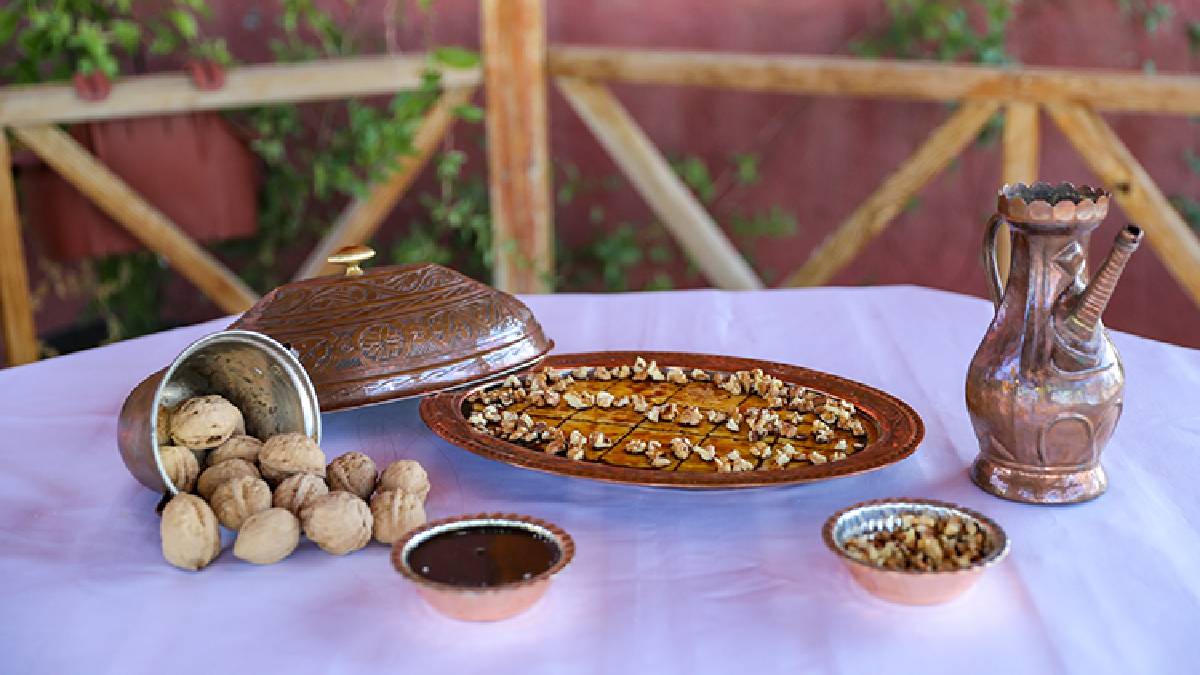 7’den 70’e herkes bayılıyor: Bereket ve şifa getirdiğine inanılarak pişiriliyor