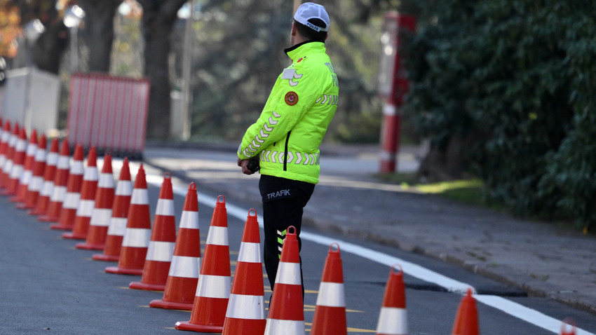 18 Mart İstanbul'da hangi yollar trafiğe kapatılacak? Saraçhane mitingi öncesi sürücülere uyarı