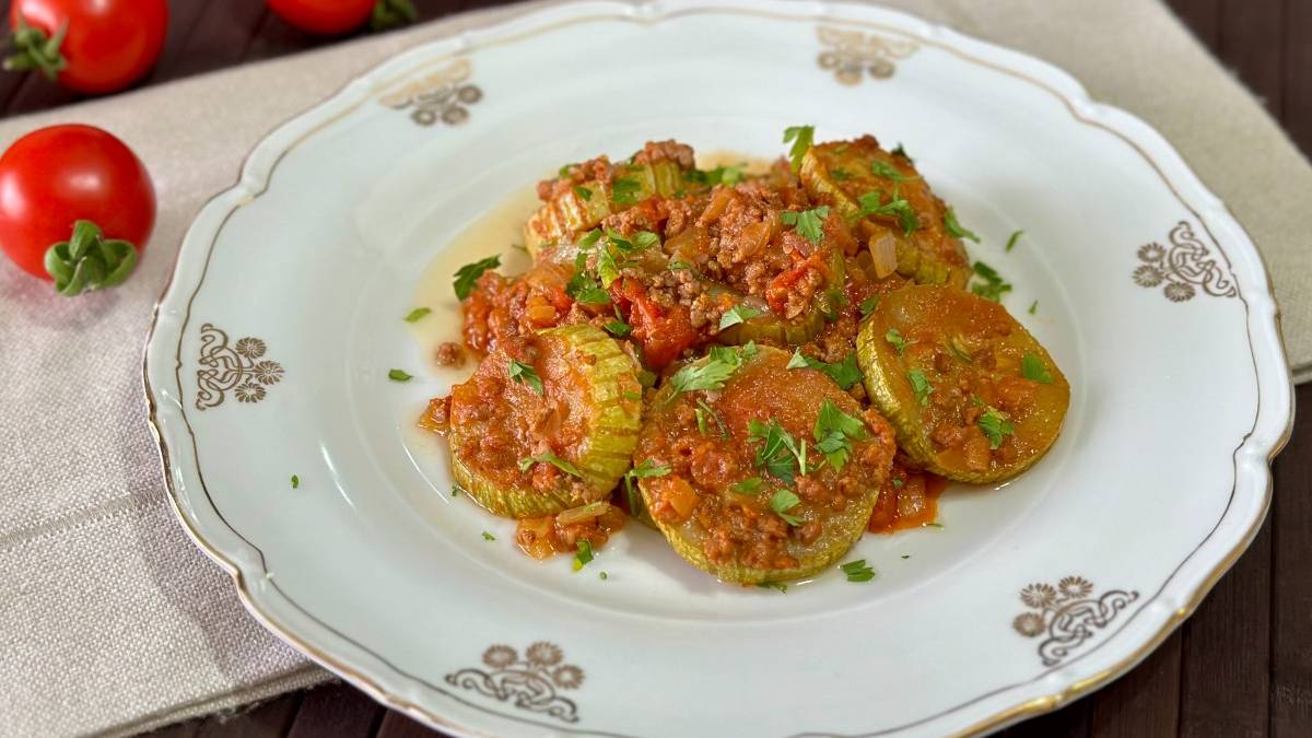 Sofraların hafif ve lezzetli yıldızı: Kabak Oturtma! Tam kıvamında, tadı damağınızda kalacak…