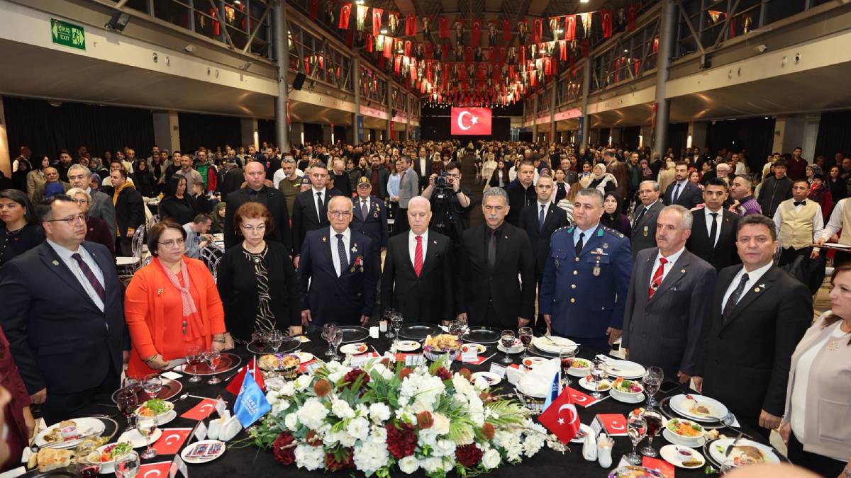 Başkan Bozbey, Çanakkale Zaferi’nin 111. yıl dönümünde şehit aileleri ve gazilerle kardeşlik sofrasında buluştu