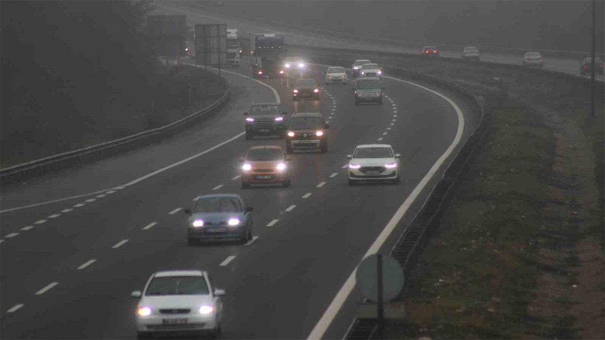 Bayram öncesi yollarda hareketlilik: Anadolu Otoyolu’nda yoğunluk başladı