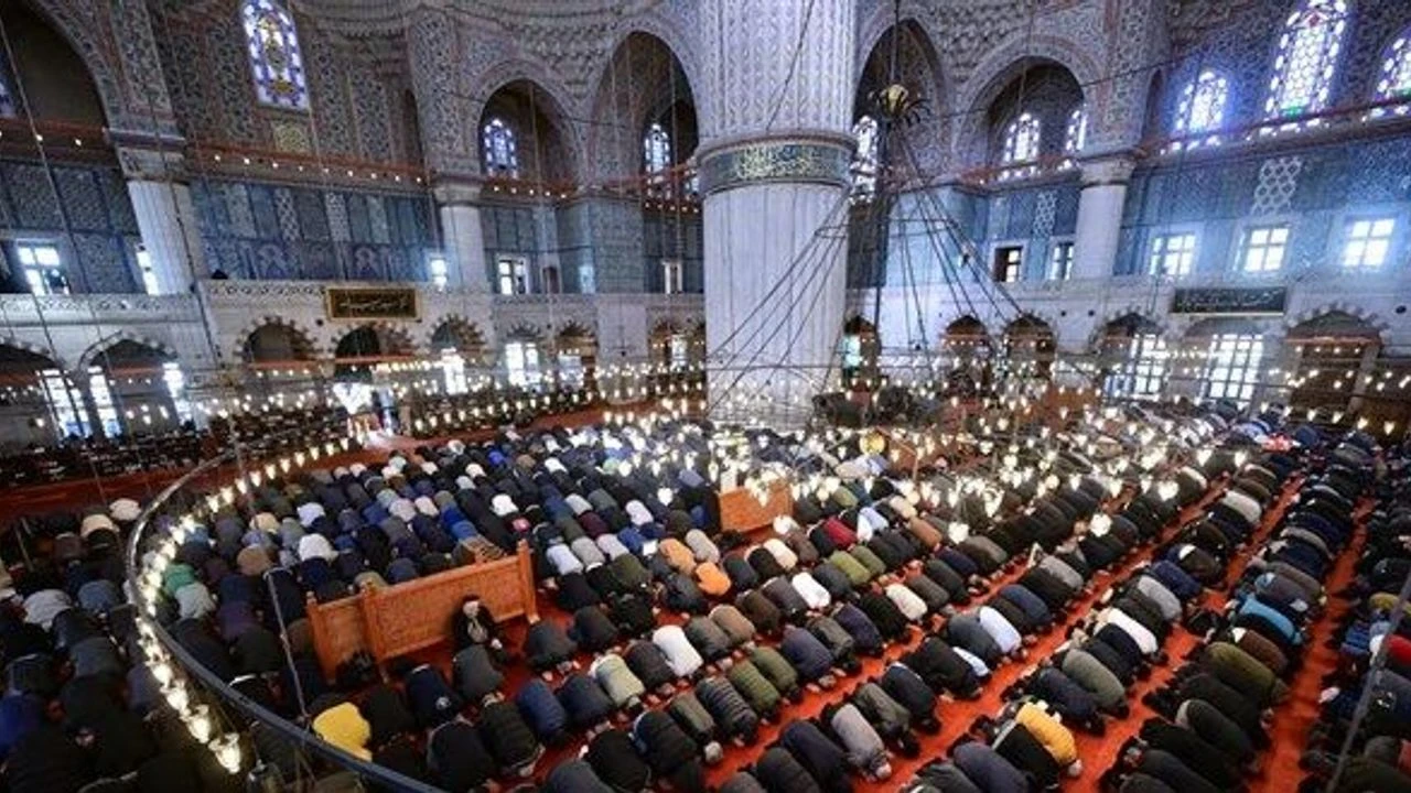 2026 İl il bayram namazı saatleri: İstanbul, Ankara ve İzmir'de namaz saat kaçta?