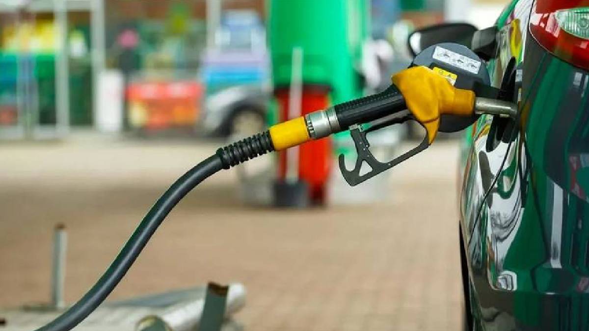 Akaryakıtta yükseliş sürüyor: Motorine bir zam daha