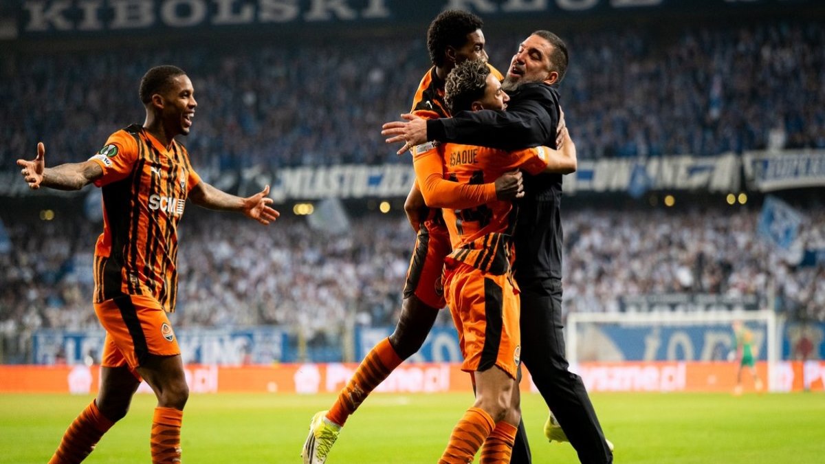 Arda Turan Shakhtar Donetsk'te tarih yazıyor: 6 yıl sonra çeyrek finale çıktılar