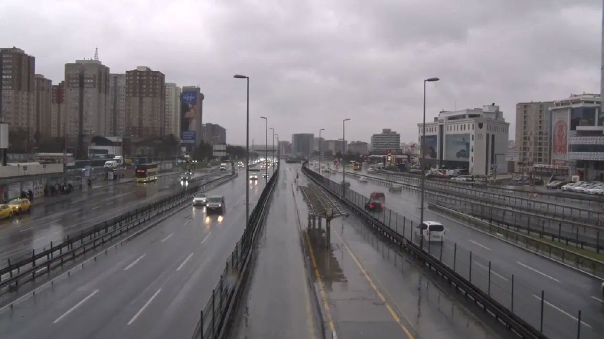 İstanbul’da bayram sessizliği: Trafik yüzde 8’e düştü