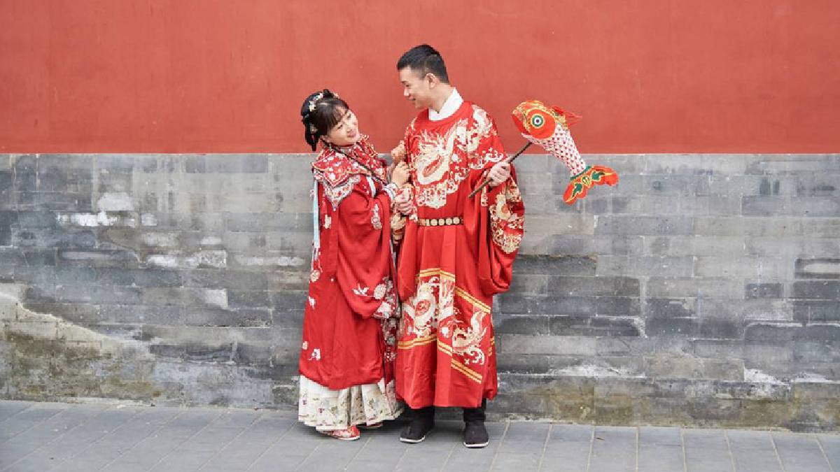 Nüfus sıkıntısı çeken Çin’den öğrencilere ilginç tavsiye: Dersleri bırakın, aşka yönelin