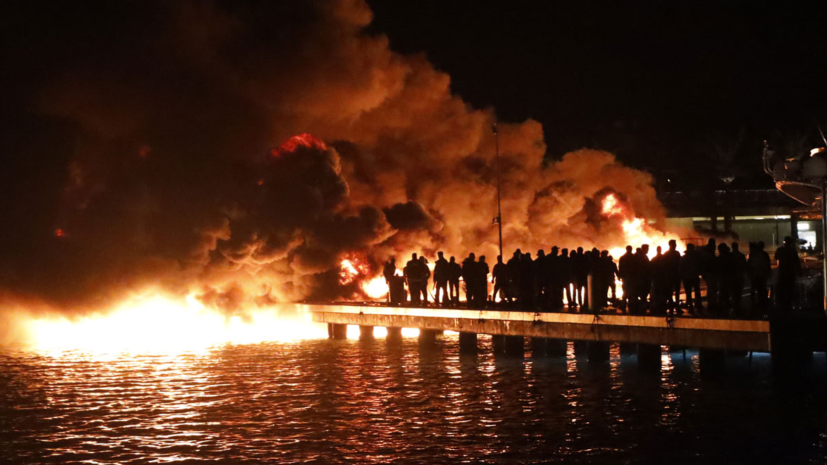 Bodrum’da alevler marinayı sardı: 8 motoryat zarar gördü