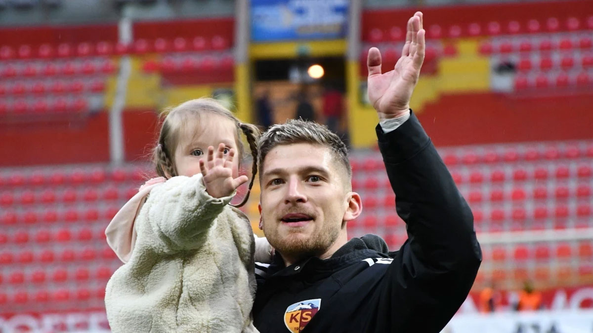 Kayserisporlu futbolcu Semih Güler’den anlamlı çağrı: Down sendromlu çocuklar erken eğitime başlasın