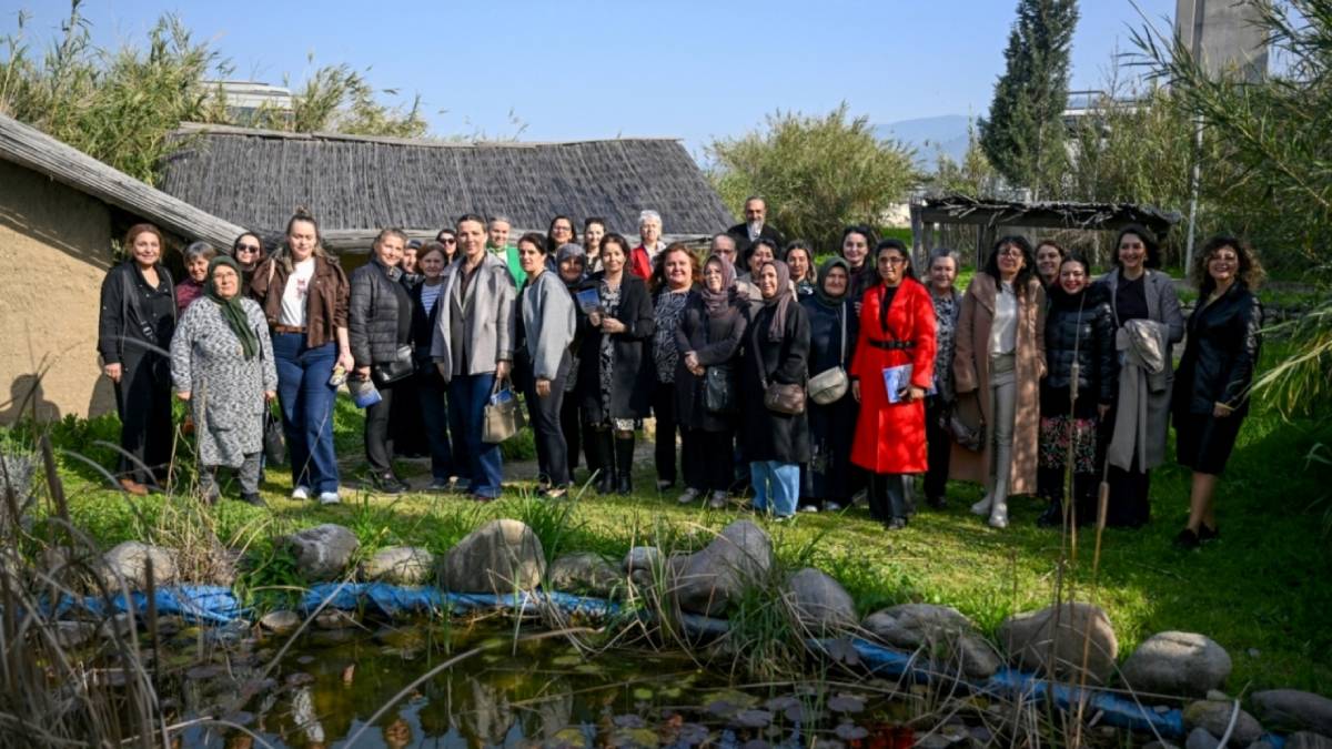 Kadınlar deneyimlerini paylaştı, uzmanlar endometriozisi anlattı