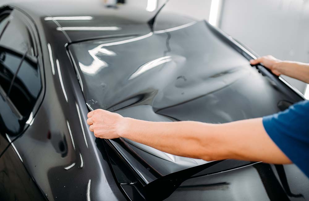 Arabada cam filmi yasak mı 2026? APP plaka ve multimedya ekran cezalarında son durum