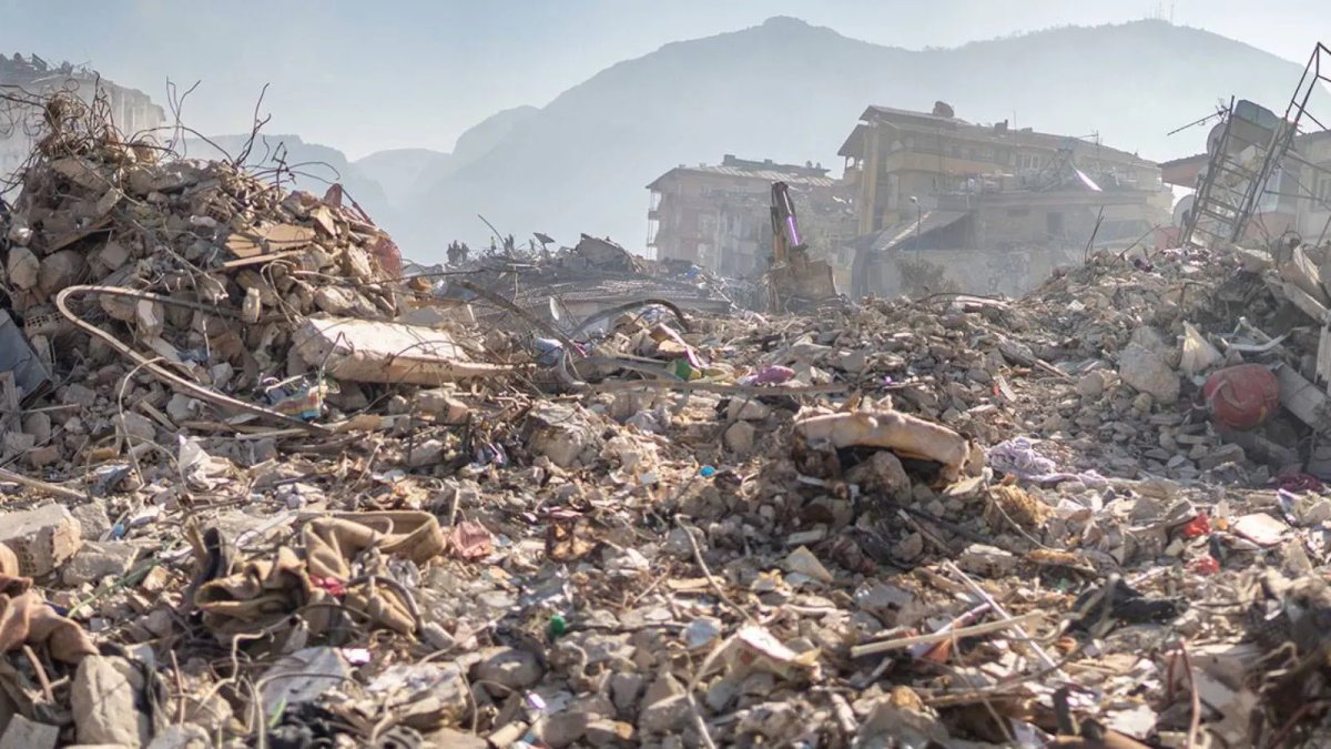 112 kişinin hayatını kaybettiği Arıkan Sitesi davasında yeni bilirkişi raporu kararı