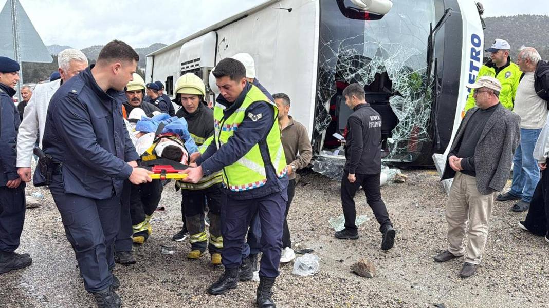 Konya'da korkutan kaza: 14 kişi yaralandı