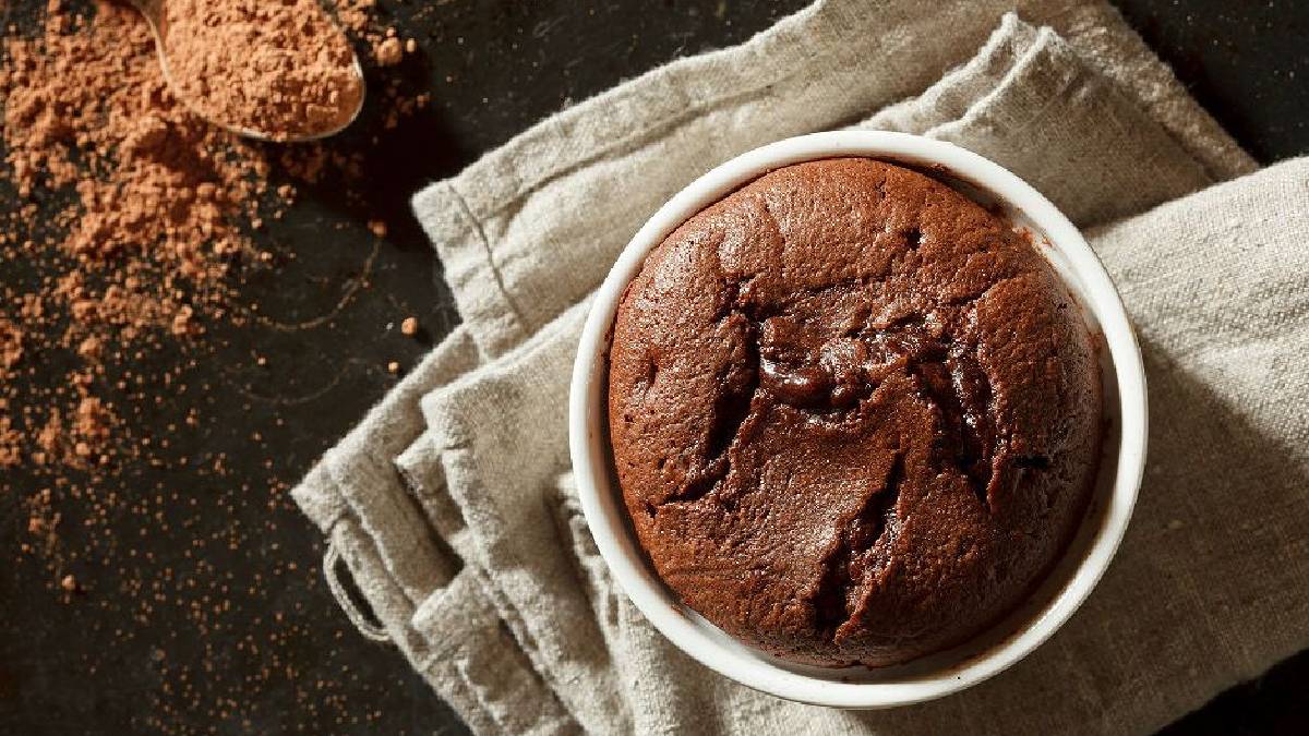 Gerçeğinden farksız oluyor, sağlığınızı da etkilemiyor! İşte unsuz sufle tarifi…