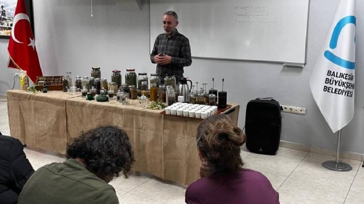 BAÇEM’de “Ayın Atölyesi” programlarına yoğun ilgi