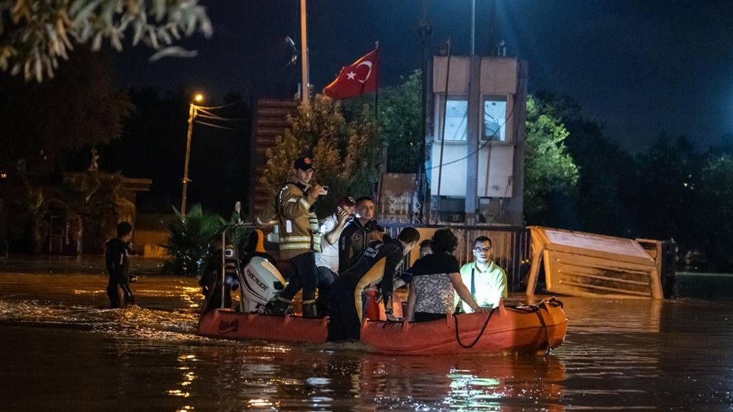 En kalabalık ilçeler sel kıskacında: İstanbul'un sel haritası çıkarıldı