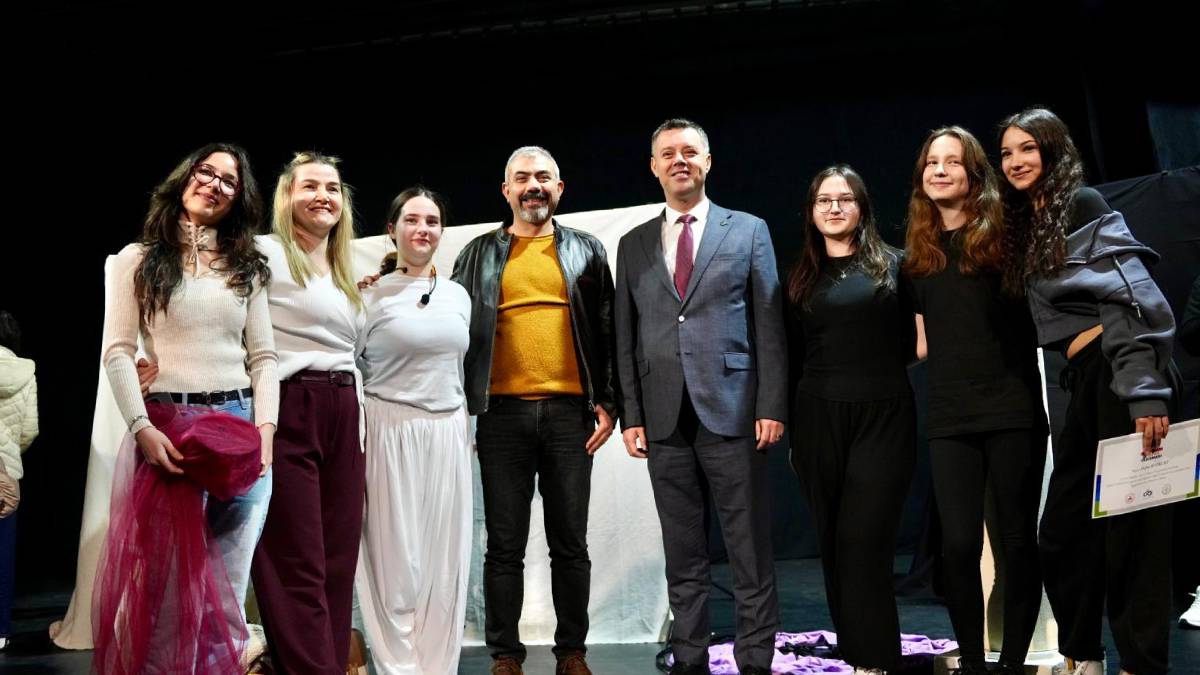 Çorlu’da perde gençler için açıldı